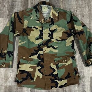 Women’s Size 8 Regular US Military Air Force / Army Maternity Camo Top